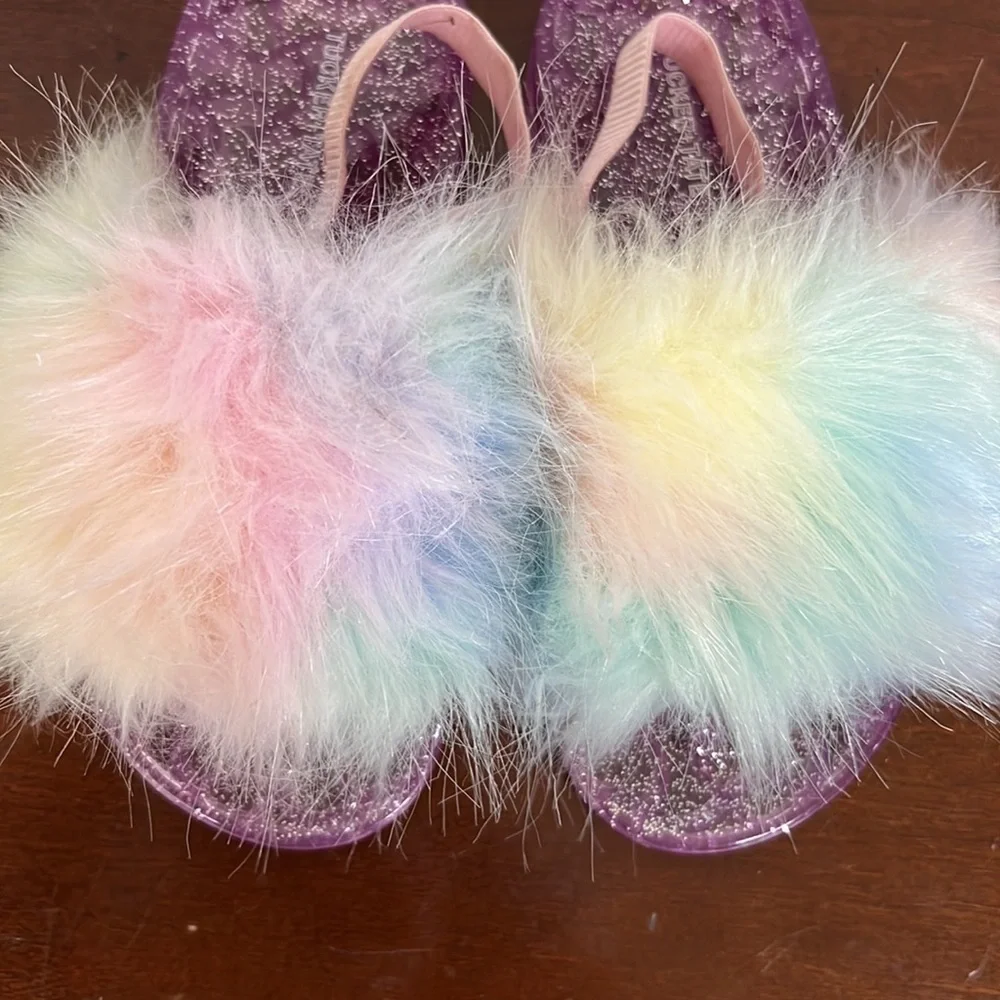 Tucker + Tate Faux Fur Colorful Pool Slides Sandals Size 11
